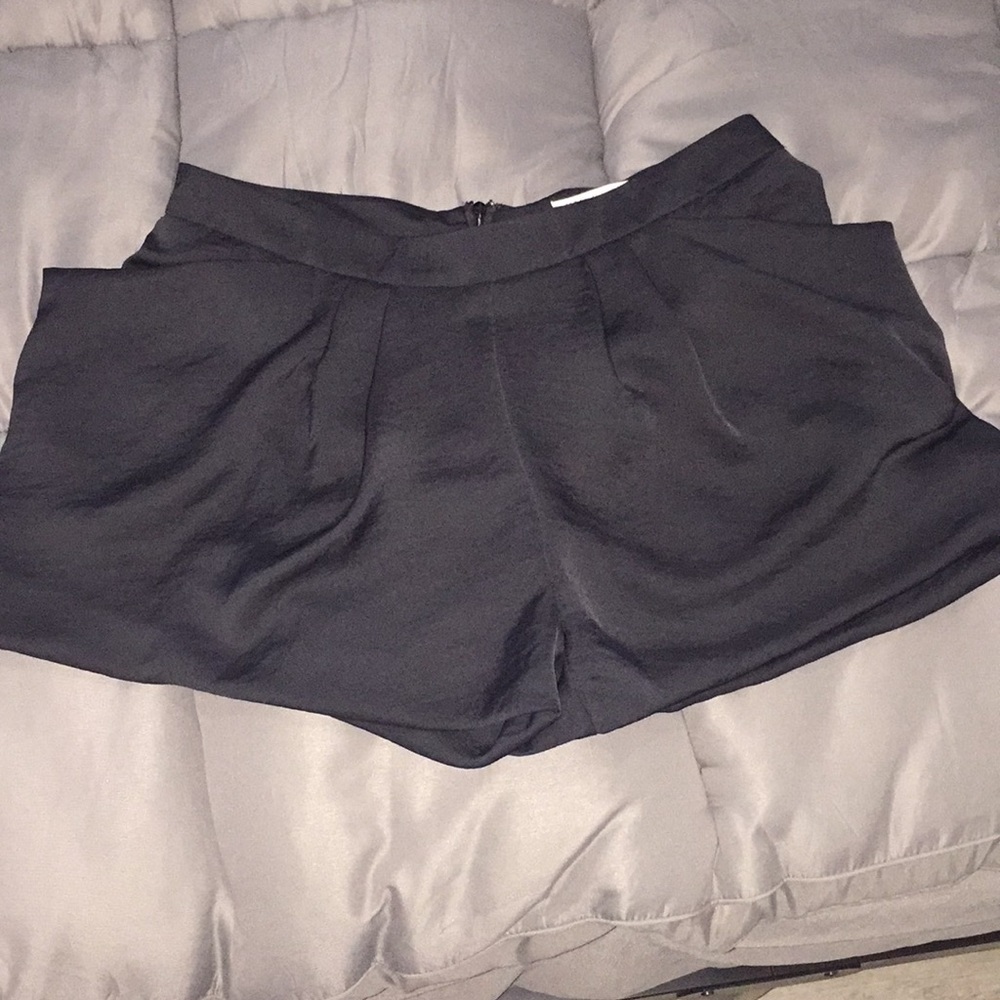 RACHEL ROY // black satiny draped shorts w/pockets